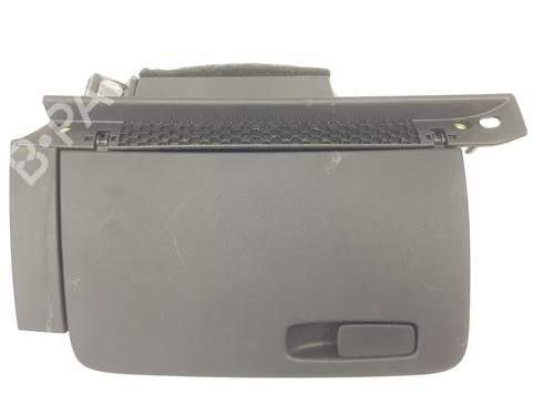 Used Glove box AUDI A1 Sportback (8XA, 8XF) 1.0 TFSI (95 hp) 20188198
