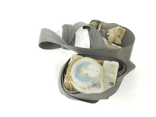 Used Rear left seatbelt TOYOTA LAND CRUISER 90 (_J9_) 3.0 TD (KZJ90_, KZJ95_, KZJ90R, KZJ95R, KZJ90W, KZJ95W) (125 hp) 8928316