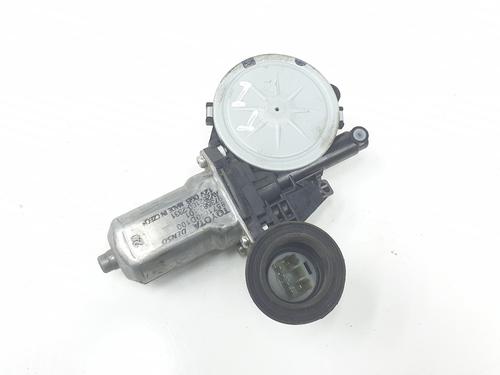 Left rear window motor TOYOTA YARIS (_P13_) 1.5 Hybrid (NHP130_, NHP130) | BP19117622E23 