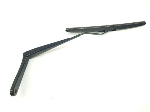 front-windshield-wiper-arm-renault-arkana-i-lcm_-ldn_-2019-33276895 main image
