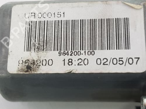 Left front window motor LAND ROVER RANGE ROVER SPORT I (L320) 3.6 D 4x4 | BP9699843E21 