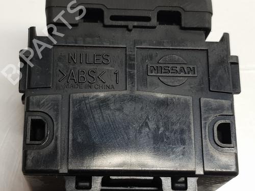 Switch INFINITI QX70 30d AWD | BP22386248I30 