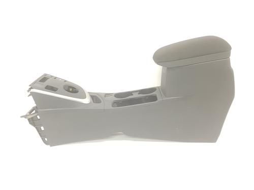 Used Armrest / Center console TOYOTA AURIS Estate (_E18_) 1.8 Hybrid (ZWE186_, ZWE186R, ZWE186H) (136 hp) 10522860