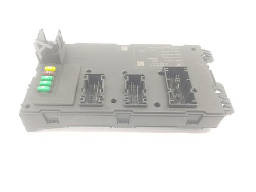 Used Fuse box BMW 1 (F21) 118 d (143 hp) 13896095