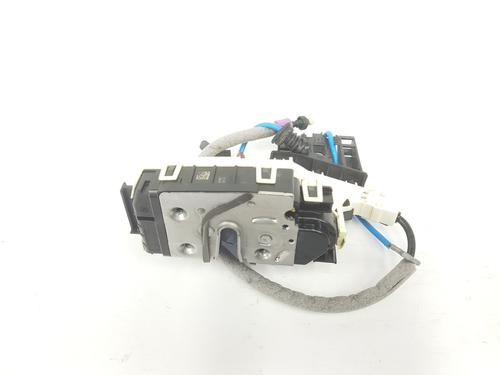 Vergrendeling links voor MERCEDES-BENZ A-CLASS (W176) A 200 CDI / d (176.008) (136 hp) 10041463