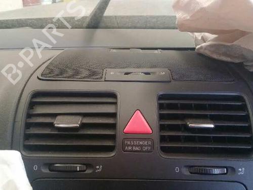 Venstre bak utvendig håndtak VW GOLF V (1K1) 1.9 TDI | BP1641500C130 