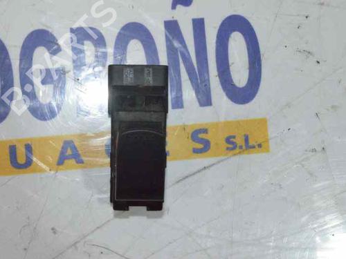 Used Left rear window switch SUZUKI GRAND VITARA II (JT, TE, TD) 1.9 DDiS All-wheel Drive (JT419, TD44, JB419WD, JB419XD,... (129 hp) 1361780