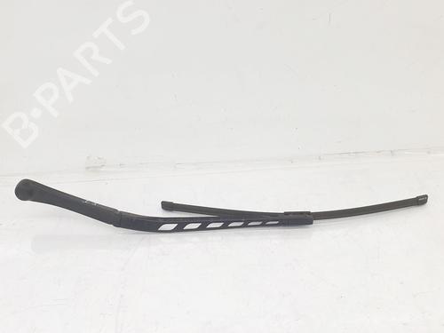 Used Front windshield wiper arm BMW 5 (E60) 520 i (170 hp) 8133379