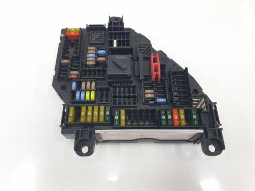 Used Fuse box Fuse box 39029728 39029728
