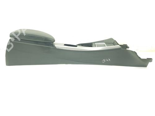 Used Armrest / Center console Armrest / Center console BMW 1 (F21) 118 d (150 hp) 33321126 33321126