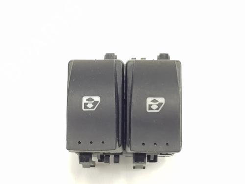 Used Left front window switch Left front window switch RENAULT TRAFIC II Platform/Chassis (EL) 2.0 (EL0A) (120 hp) 36772378 36772378