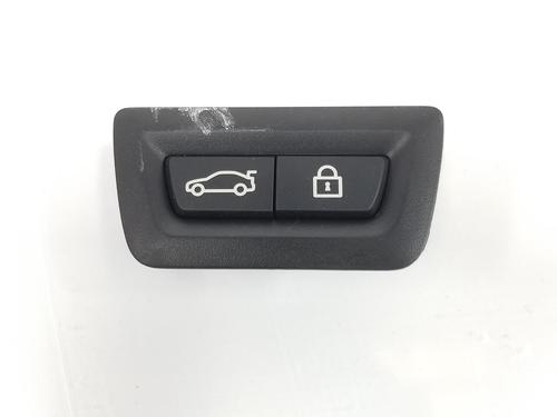 Used Switch BMW X1 (F48) xDrive 18 d (150 hp) 10484055