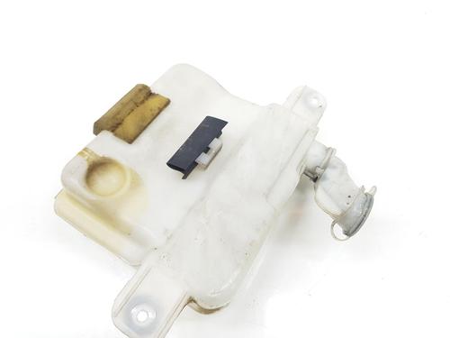 Used Windscreen washer tank TOYOTA LAND CRUISER 90 (_J9_) 3.0 D-4D 4WD (KDJ90_, KDJ95_, KDJ90W, KDJ95W) (163 hp) 18112417