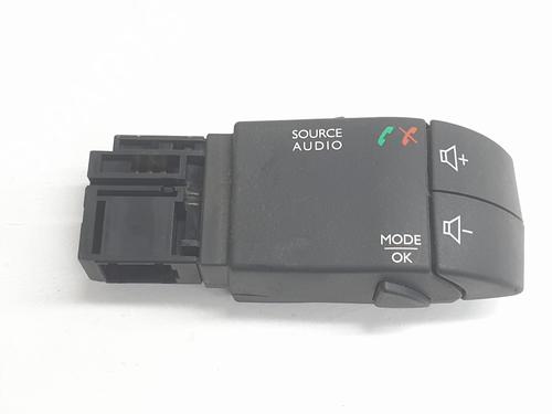 Used Steering wheel controls RENAULT TRAFIC III Van (FG_) [2014-2025]  29409255