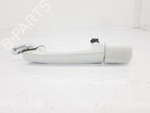 Front right exterior door handle VOLVO XC60 I SUV (156) 2.4 D / D3 / D4 AWD (163 hp) 39879658 | 39879658 | 39879658 | COLOR BLANCO 614  |