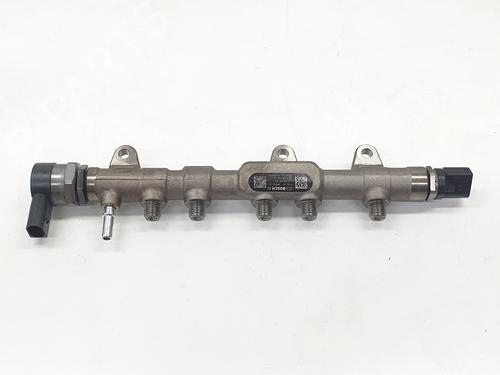 Used Injection rail Injection rail 38114283 38114283