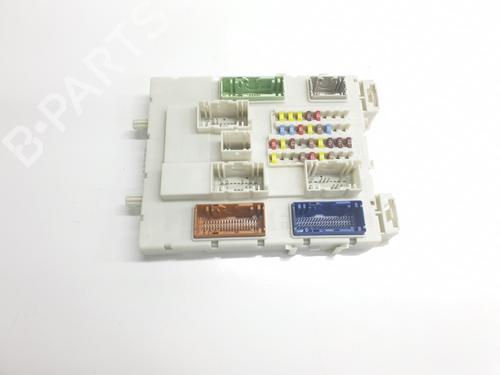Used Fuse box Fuse box FORD FOCUS III 1.0 EcoBoost (125 hp) 33239260 33239260