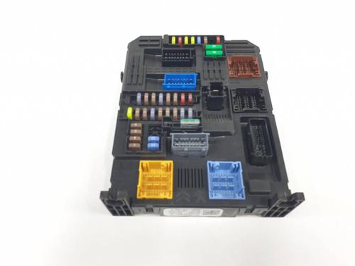 Used Fuse box Fuse box 38592153 38592153