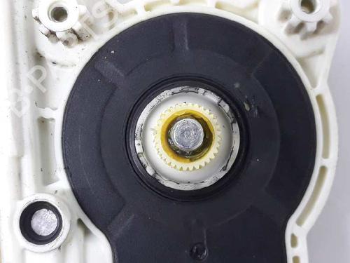 Left rear window motor BMW 7 (E65, E66, E67) 730 d | BP4736688E23 