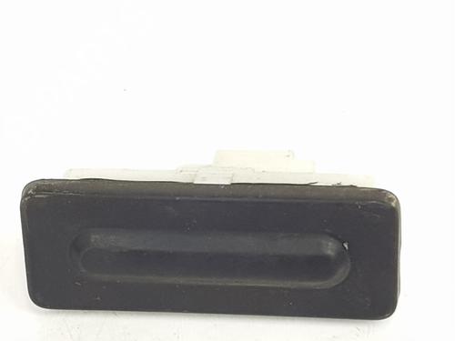 Bagagerumshåndtag Bagagerumshåndtag CITROËN C4 III (BA_, BB_, BC_) BLUEHDI 110 (BBYHSA) (110 hp) 37429910 37429910