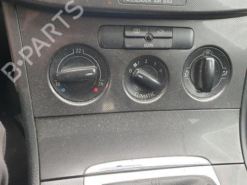 Klamka zewnętrzna drzwi przednich lewych VW PASSAT B6 (3C2) 1.9 TDI | BP15510360C128 