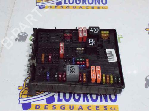Used Fuse box AUDI A3 Sportback (8PA) 2.0 TDI 16V (140 hp) 873423