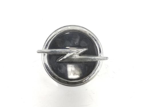 Used Tailgate handle OPEL CORSA F (P2JO) 1.2 (68) (101 hp) 8907668
