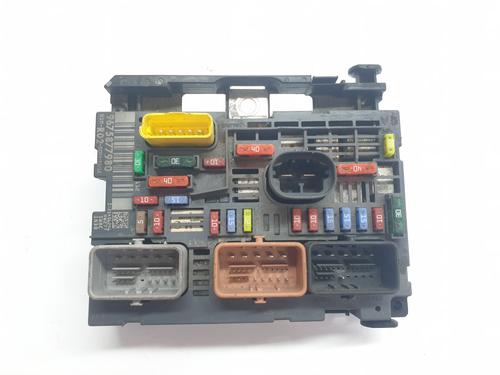 Fuse box CITROËN C5 III (RD_) 2.0 HDi 165 (RDRHHA, RDRHH8) | BP38330556E1 - Image 2