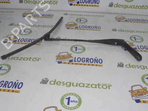Used Front windshield wiper arm OPEL ASTRA H (A04) 1.3 CDTI (L48) (90 hp) 7895241