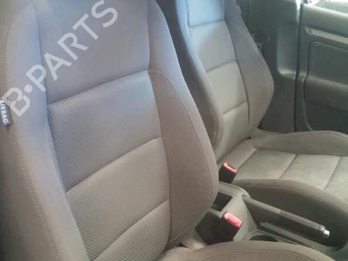 Feu de coffre droit VW GOLF V (1K1) 1.9 TDI | BP11752856C80 