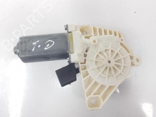 Used Right rear window motor MERCEDES-BENZ CLA Coupe (C117) CLA 200 CDI (117.301) (136 hp) 7205763
