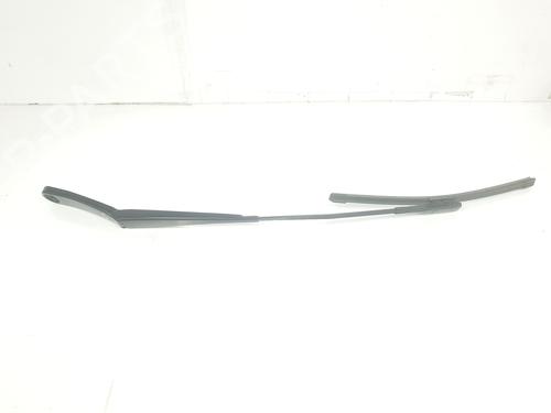 Used Front windshield wiper arm BMW X1 (F48) sDrive 18 d (150 hp) 9704079