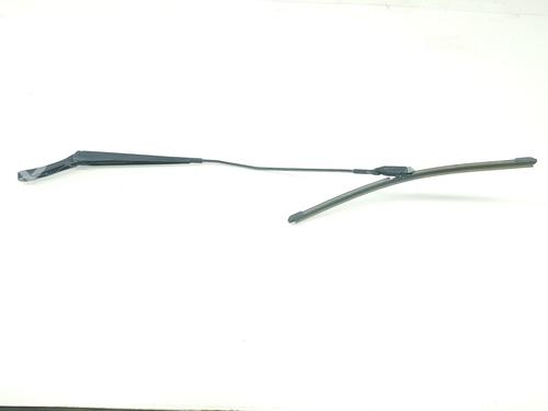 Used Front windshield wiper arm VW TOURAN (1T1, 1T2) 1.9 TDI (105 hp) 16349425