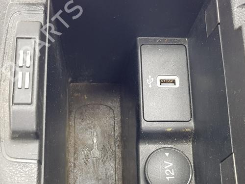 Armrest / Center console FORD FOCUS III  | BP32781365I20  - Image 8