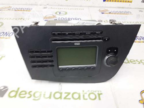 Used Radio SEAT LEON (1P1) 1.4 TSI (125 hp) 1943992