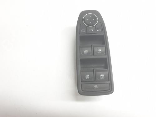 venstre-foran-elrute-bryter-renault-clio-v-b7_-2019-34636050 main image