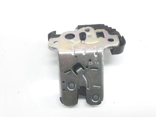 Used Tailgate lock AUDI A1 Sportback (8XA, 8XF) 1.0 TFSI (95 hp) 9826219