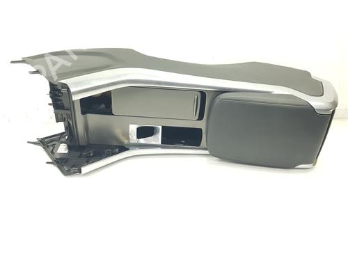 Armlene Armlene LAND ROVER RANGE ROVER SPORT II (L494) 3.0 TDV6 4x4 (258 hp) 33676994 33676994