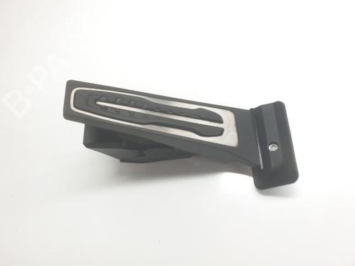 Used Pedal BMW 1 (F40) 118 d (150 hp) 30512771