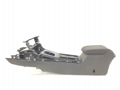 Used Armrest / Center console VW GOLF VII Variant (BA5, BV5) 1.2 TSI (105 hp) 21131982