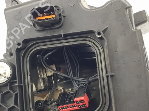 Left headlight RENAULT TRAFIC III Van (FG_) 2.0 dCi 110 (FGMW) | BP29333208C28 