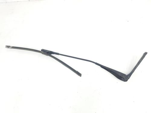 Used Front windshield wiper arm BMW 1 (E81) 116 i (115 hp) 8364354