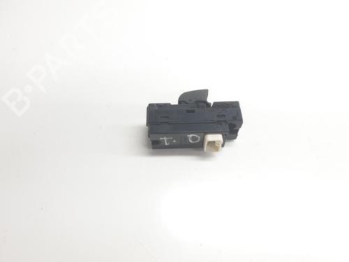Høyre bak elrute bryter ISUZU D-MAX I (TFR, TFS) 3.0 DiTD 4x4 (TFS77H) | BP29436072I28 