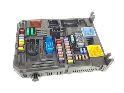 Fuse box CITROËN C4 III (BA_, BB_, BC_) 1.2 Hybrid 136 (BAHPYJ) | BP39517158E1 - Image 2
