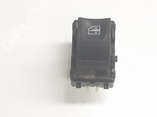 hyre-foran-elrute-bryter-renault-trafic-iii-van-fg_-2014-32112440 main image