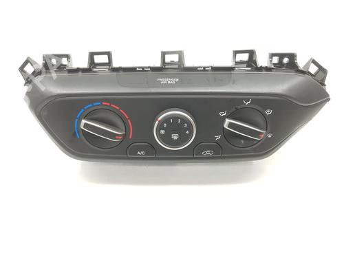 AC Styreenhet / Manøvreringsenhet HYUNDAI i20 II (GB, IB) 1.2 (84 hp) 15528051