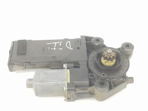 Vindusheismotor venstre foran RENAULT MEGANE III Hatchback (BZ0/1_, B3_) 1.5 dCi (BZ09, BZ0D, BZ1W, BZ29, BZ14) (110 hp) 18711238