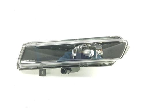 Used Left front fog light BMW 1 (E81) 120 d (163 hp) 8421300