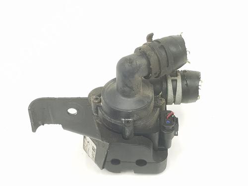 Used Auxiliary water pump BMW 6 Coupe (F13) 640 d (313 hp) 17195893