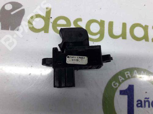 Used Right rear window switch Right rear window switch NISSAN PATHFINDER III (R51) 2.5 dCi 4WD (174 hp) 2521795 2521795